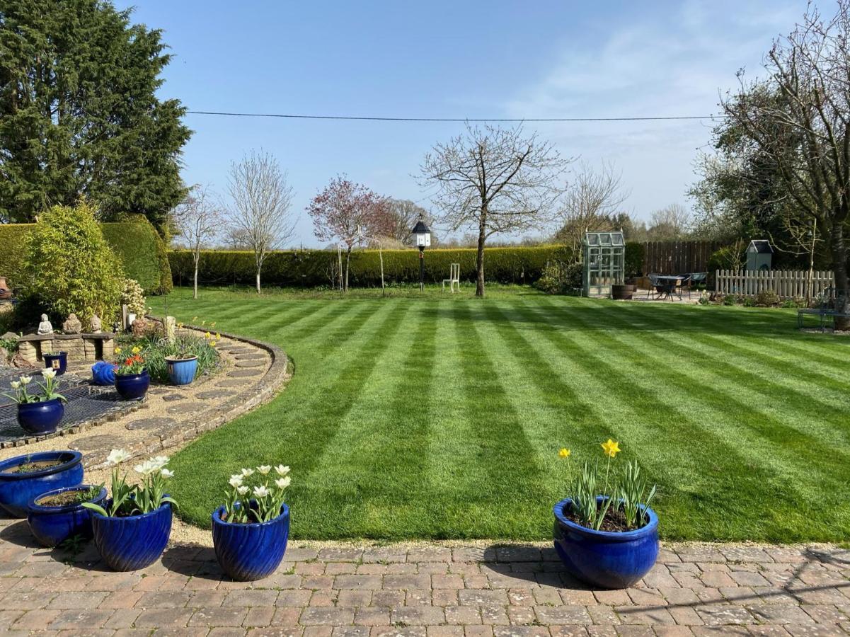 Orchard Side Bed & Breakfast 3*