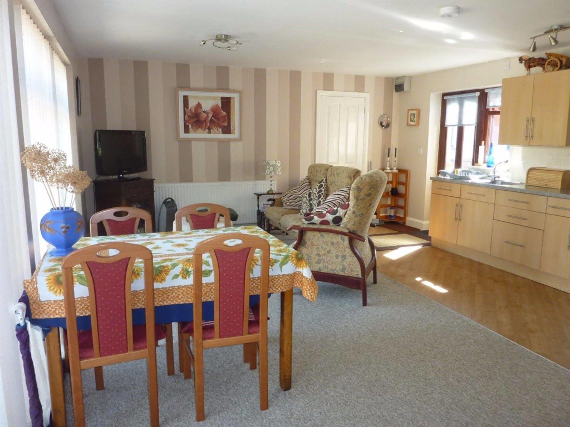 Orchard Side 3* Hanley Swan